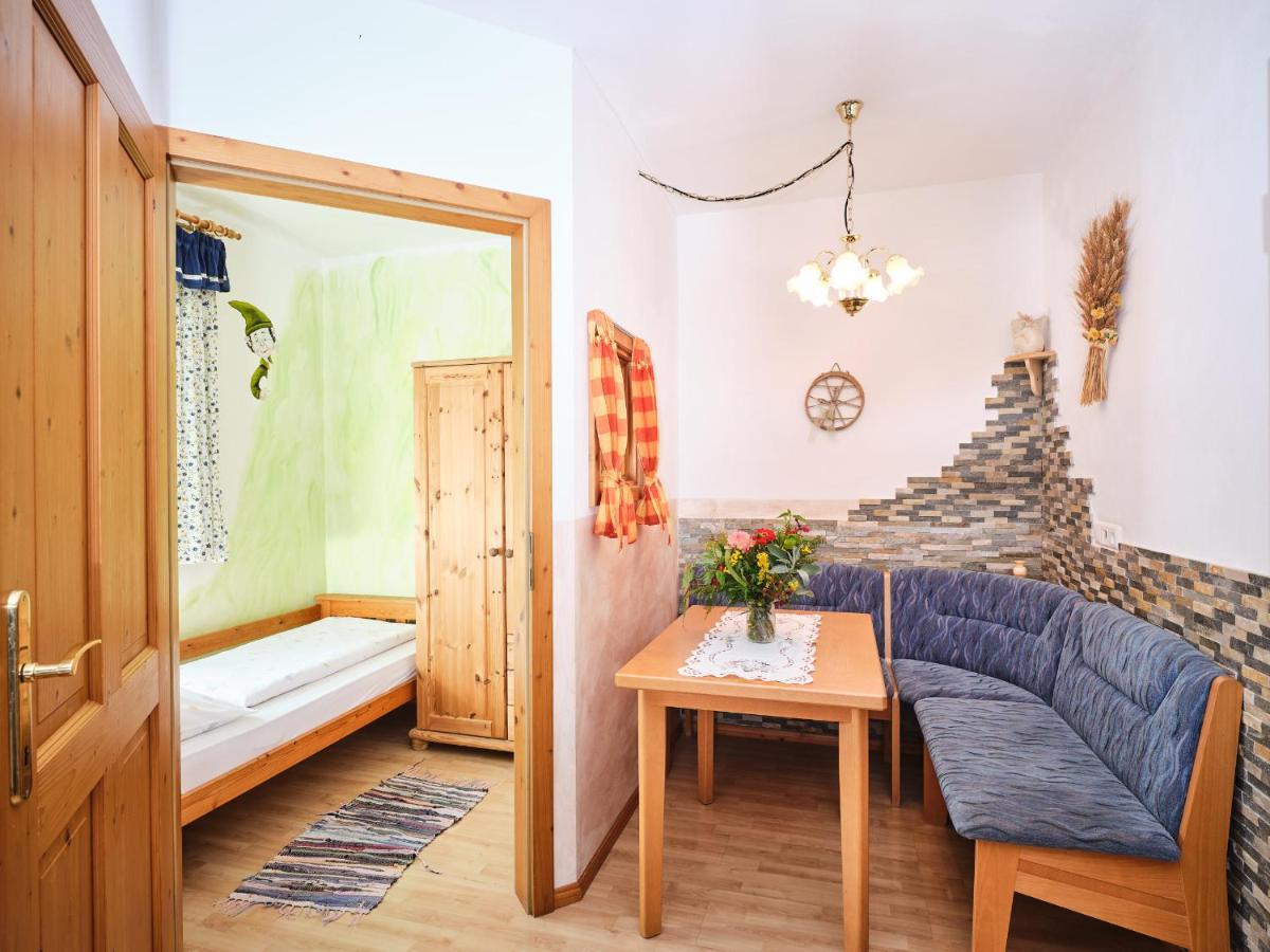 Zwergerlhof Apartment Loich ภายนอก รูปภาพ