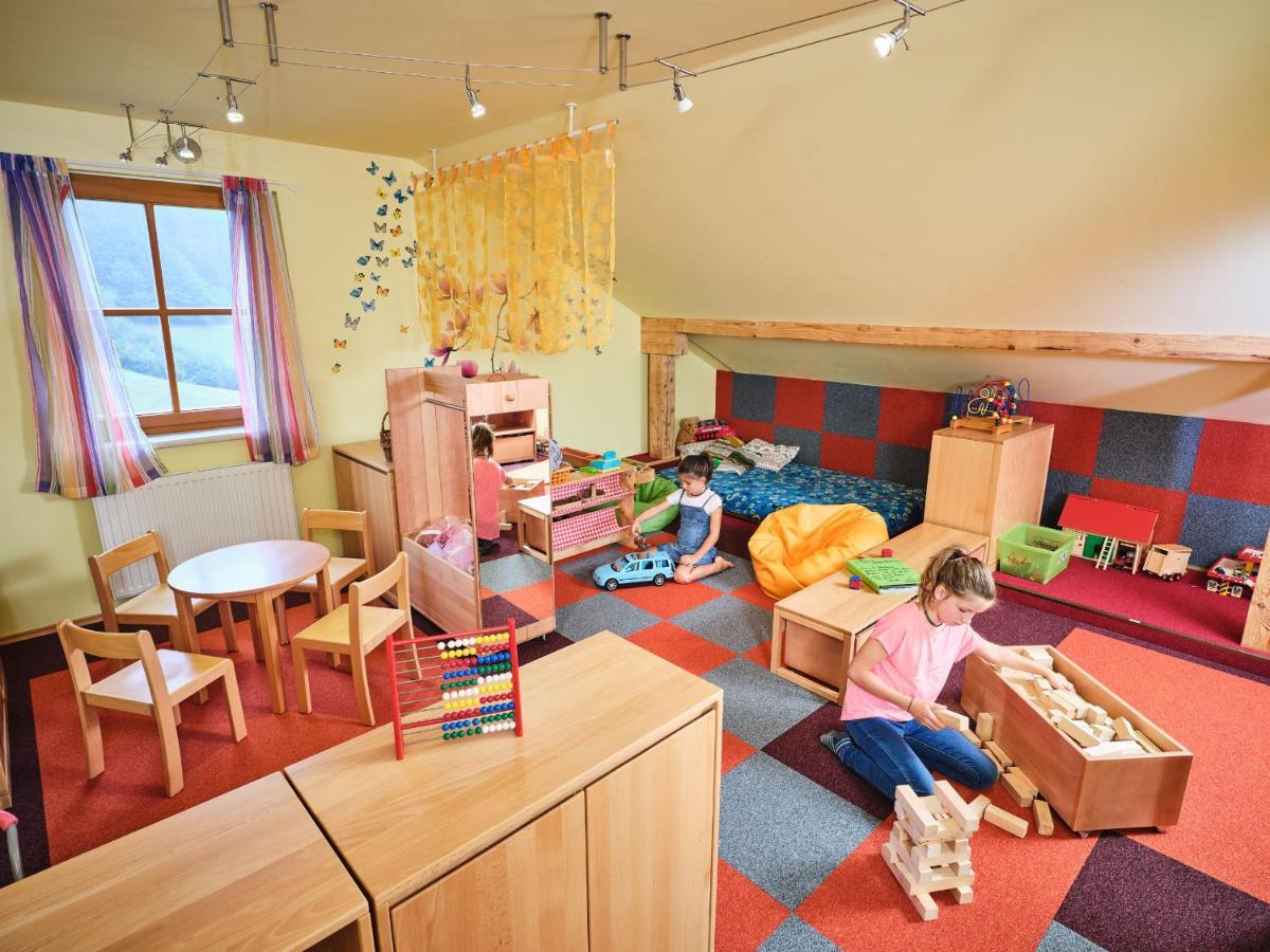 Zwergerlhof Apartment Loich ภายนอก รูปภาพ